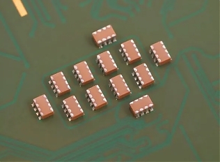 <p>SK keyfoundry ����������� ����� ��������������� ������� Multi-Level Thick IMD (Inter-Metal Dielectric), �������������� ������������ � ����������� ���������������� ���������� ���������� � ���������� �����������.</p>