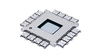 <p>Broadcom представила новое поколение коммутатора Tomahawk 6 — Davisson, ставшего первым в отрасли решением с оптическим сопряжением (CPO), обеспечивающим пропускную способность 102,4 Тбит/с и сокращающим энергопотребление оптических соединений на 70%.</p> <p>Broadcom представила новое поколение коммутатора Tomahawk 6 — Davisson, ставшего первым в отрасли решением с оптическим сопряжением (CPO), обеспечивающим пропускную способность 102,4 Тбит/с и сокращающим энергопотребление оптических соединений на 70%.</p>